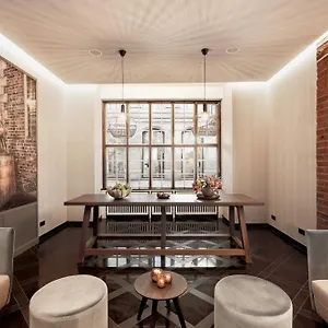 4* Hotel H+